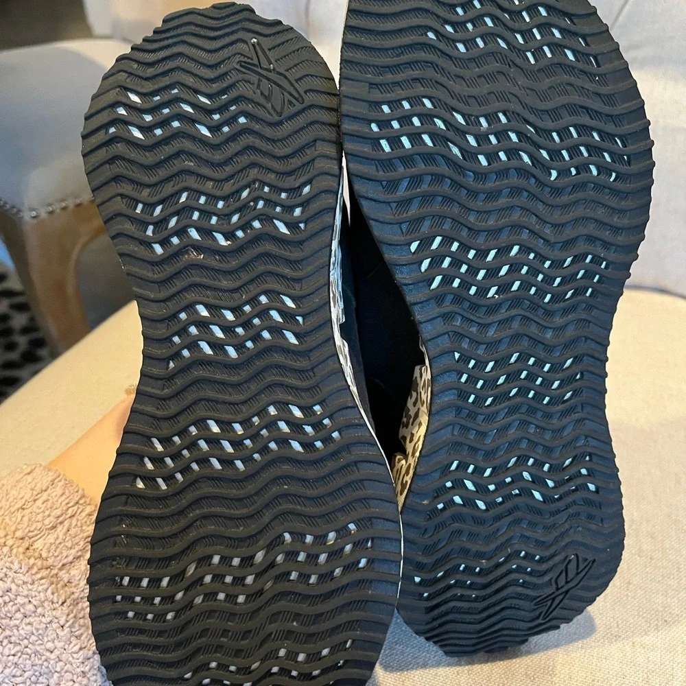 Leopard Reebok - Picture 4 of 5